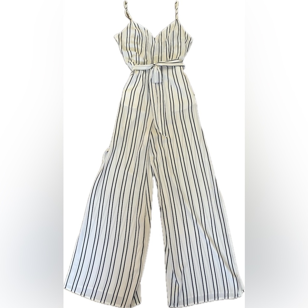 Forever 21 Black and White Striped open side leg Pant jumpsuit. Women’s Large.